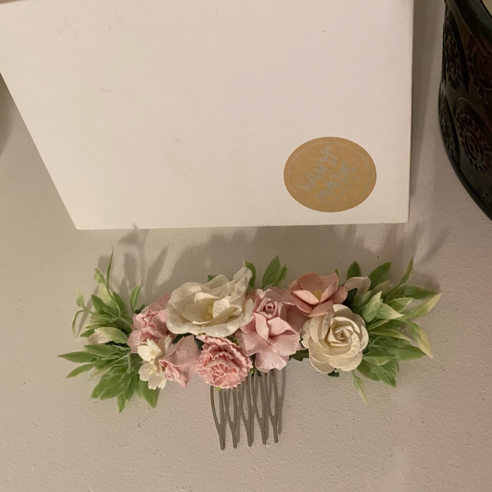 Bridal floral hair comb